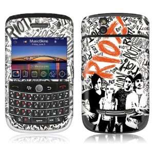   MS PARA20033 BlackBerry Tour  9630  Paramore  Riot Skin: Electronics