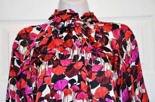 Details Beautiful GUCCI Blouse. Very hard to find Sold out 