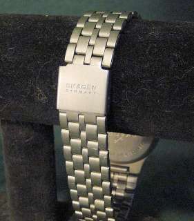 Skagen Mens 105LTX Titanium Gray Dial Watch Denmark  