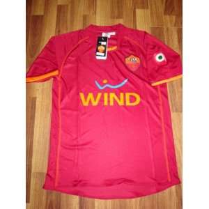  08 09 AS ROMA HOME JERSEY + FREE SHORT (SIZE XL) Sports 