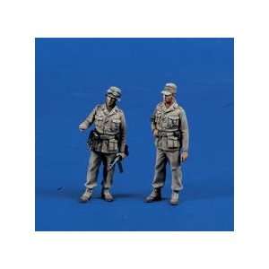    German Afrika Korps WWII 2 figures1 35 Verlinden: Toys & Games