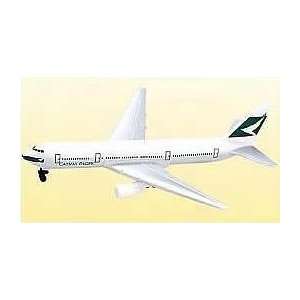 Cathay Pacific Airways Micro Airliners 777 200 Snap Together Model 