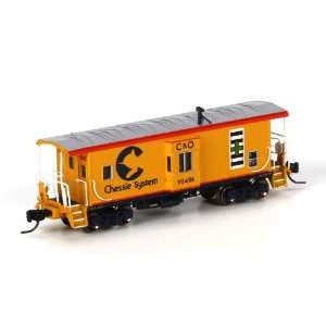    N RTR Bay Window Caboose, Chessie/C&O #904116 Toys & Games