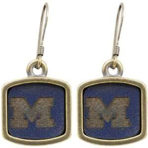  Michigan Wolverines Navy Blue Leather Earrings: Sports 