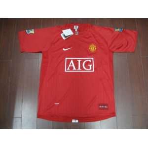   MANCHESTER UNITED HOME JERSEY + FREE SHORT (SIZE M): Sports & Outdoors