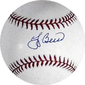  Yogi Berra Autographed Rawlings MLB Baseball: Sports 
