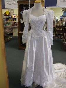 JcPenney Wedding Dress White Chapel Length sz 6 NWT  