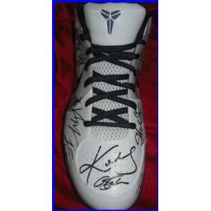   Angeles Lakers Signed Shoe   Autographed NBA Sneakers: Everything Else