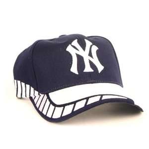  MLB New York Yankees Base Path Baseball Hat: Sports 