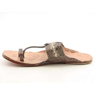   Mountain Womens Thailand Metallics Sandals & Flip Flops (Size 6