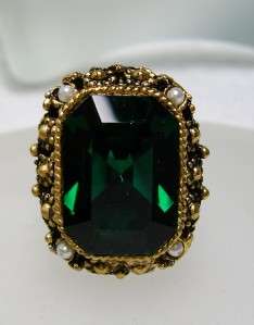   Vintage Emerald Cut Green GLASS & Faux Pearl Adjustable Ring  
