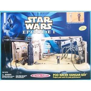  Star Wars Episode 1 Podracer Hangar Bay with Pit Droid 