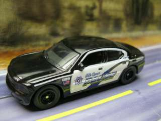 EMERGENCY RESPONSE DODGE CHARGER POLICE COP CAR S SCALE 164  