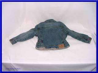 This is a pre owned Levi Jacket in great condition with the popular 