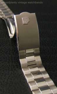 brushed matte outers with polished inner links very similar to a seiko 