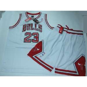  Michael Jordan #23 Chicago Bulls NBA Jersey/Short Set 