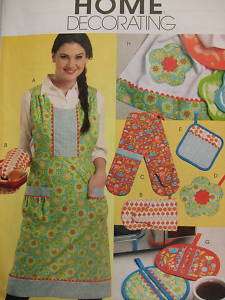 Apron, Mitts, Pot Holders, Towel sewing pattern M5903  