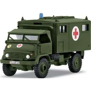   Federal Army Unimog S 404 Field HO scale Ambulance: Toys & Games